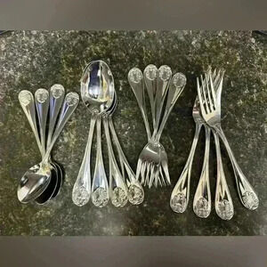 Supreme Cutlery-Japan service for 4